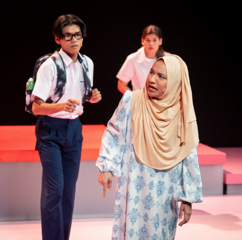 Photo credit: Poh Yu Khing, Courtesy of Esplanade – Theatres on the Bay Image of cast members Rino, Sofie and Arielle